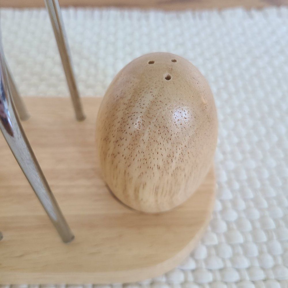 NWOT Metal and Solid Wood Egg-Shaped Salt And Pepper Shakers With Napkin Holder - Picture 6 of 12